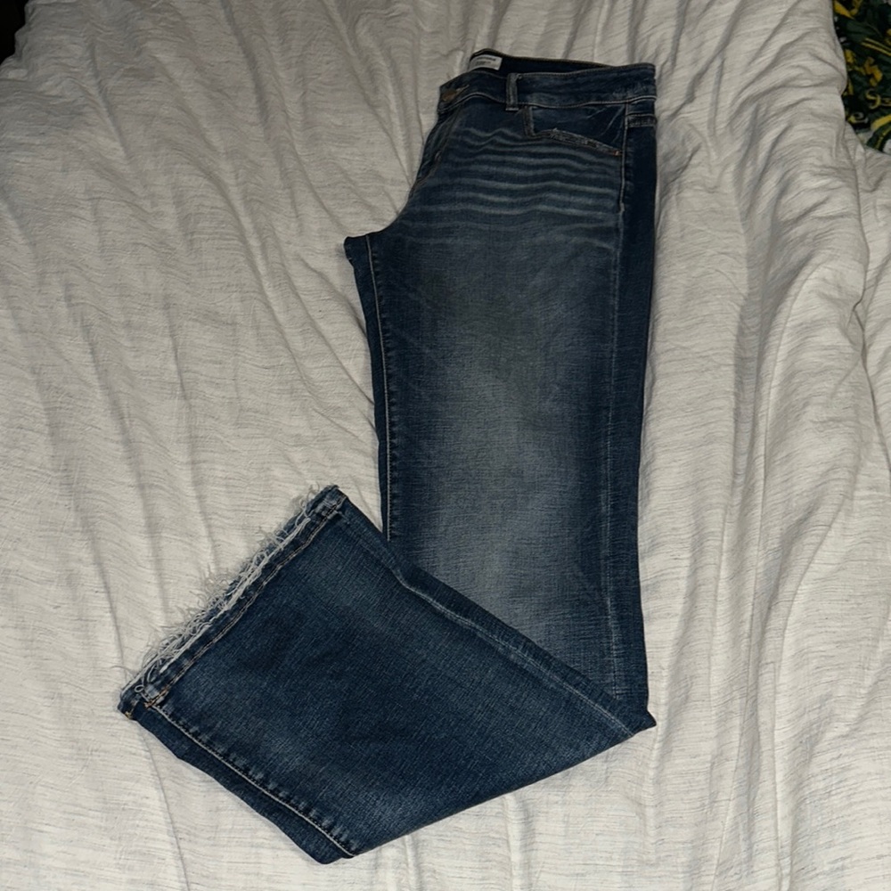 BKE Victoria Universal Fit Mid Rise Bootcut Jeans Size 31 X 33 1/2